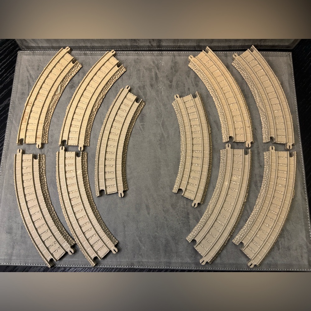 Thomas & Friends Ten Curved (6.5 inches) plastic tracks - Second set